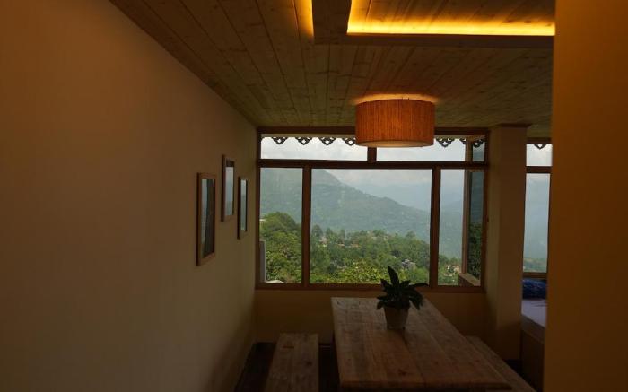 Hari Mang Imm 6 Bed-Dorm_Mountain View_Darjeeling