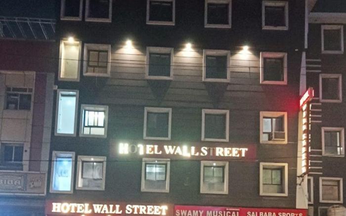 Wall Street by Rivlet