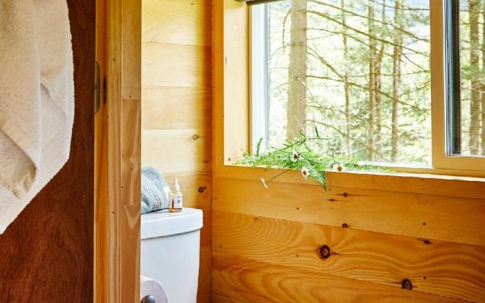 Postcard Cabins Gilchrist Springs