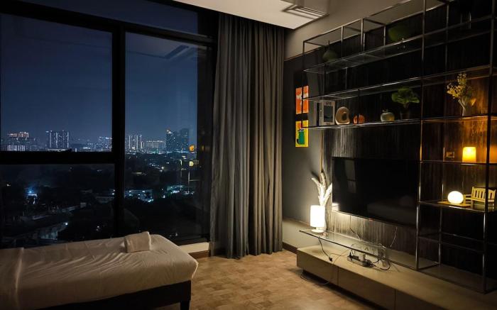 Expressionz A1202 2BR KLCC by Laze Home