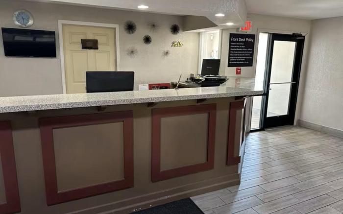 Red Roof Inn & Suites Marysville