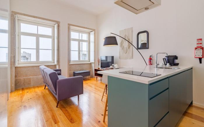 Stylish Porto studio with city views