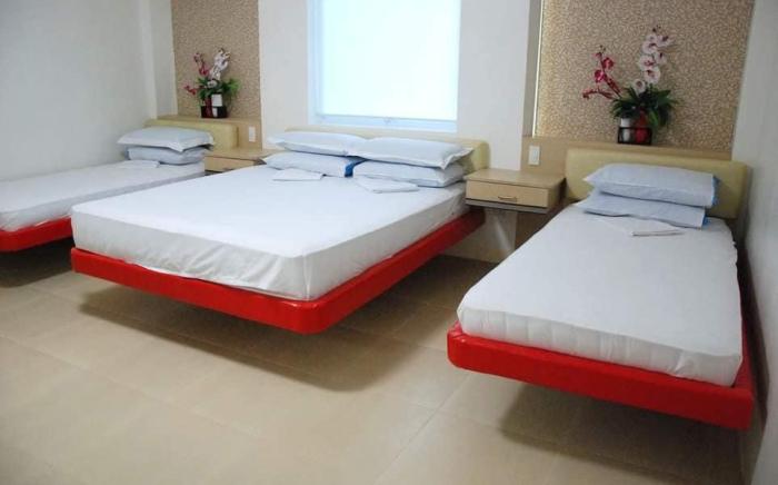 R. Lapid's Resortel l (4 rooms, 25 pax) 