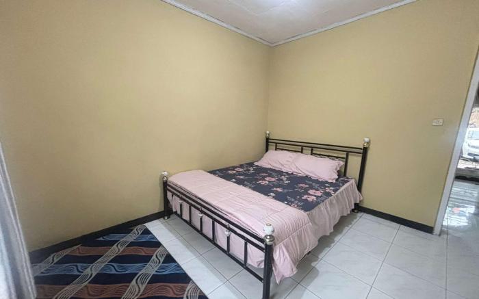 OYO 94841 Alodia Homestay Family