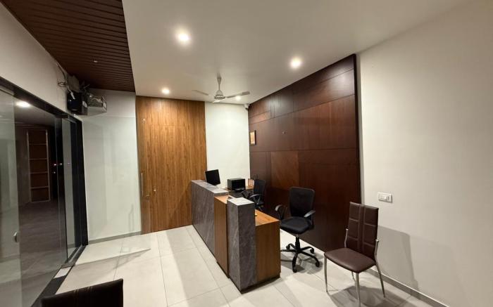 Hotel The Golden Oaks, Kolhapur