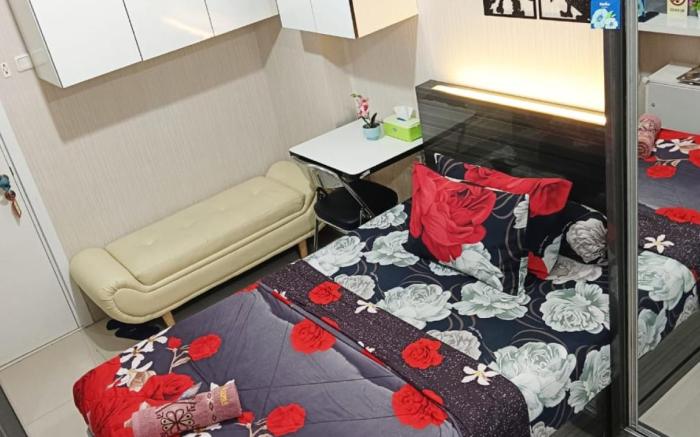 Cozy Superior at Apartmen Green Pramuka City