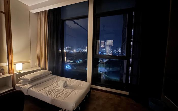 Expressionz B1306 1BR KLCC by Laze Home