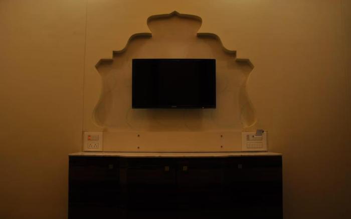 Hotel Raj Palace Ahilyanagar Maharashtra