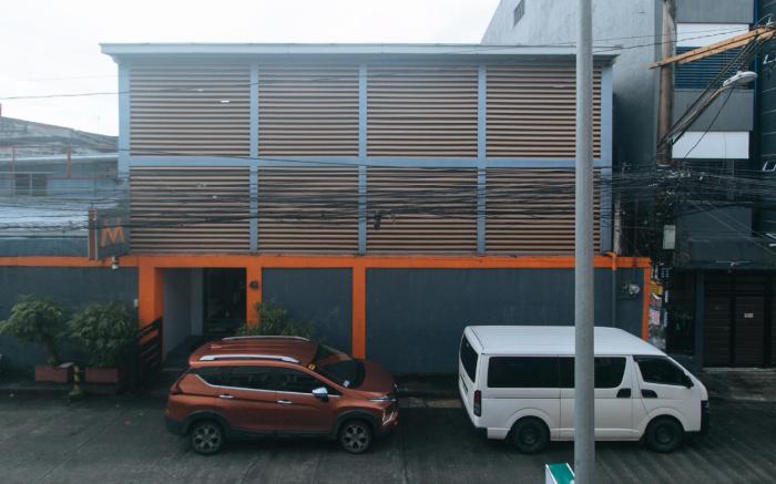 Metro Deluxe Residences