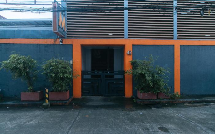 Metro Deluxe Residences