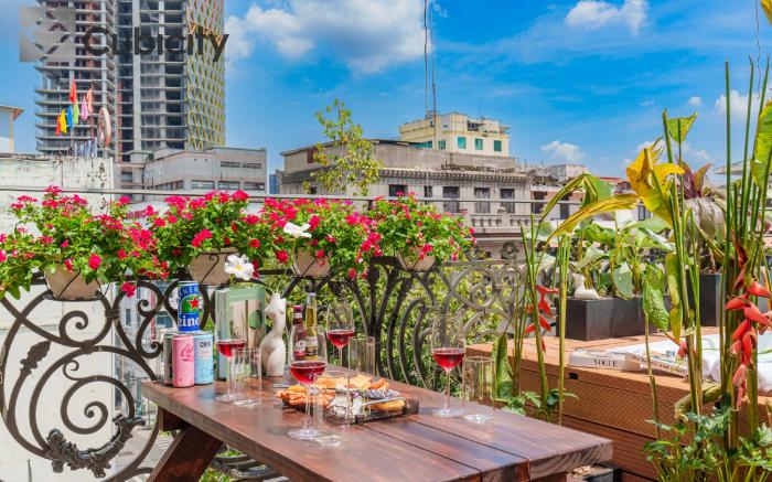 Cubicity Wall Street House