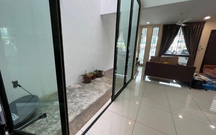 Mount Austin 4bed4bath 16pax