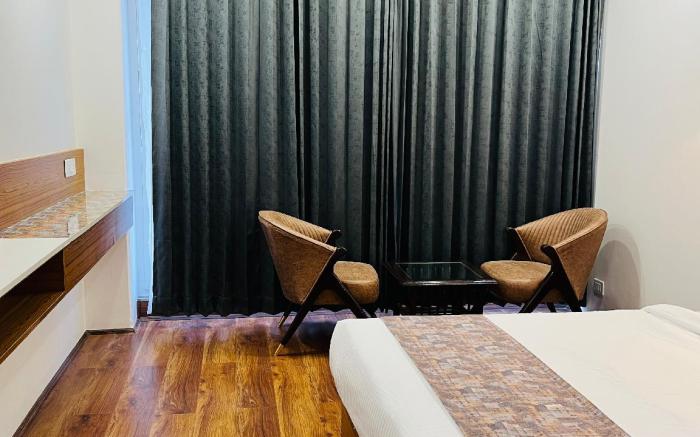 Hotel Skyline Manali Walking Distance to Mall Road, Centrally Heated