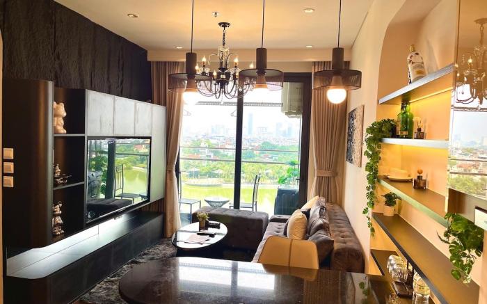 Căn hộ 1 phòng ngủ, view hồ, máy chiếu, tivi lớn, 