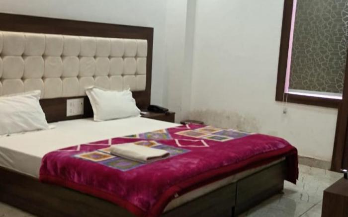 Goroomgo Mahaveer Palace Varanasi