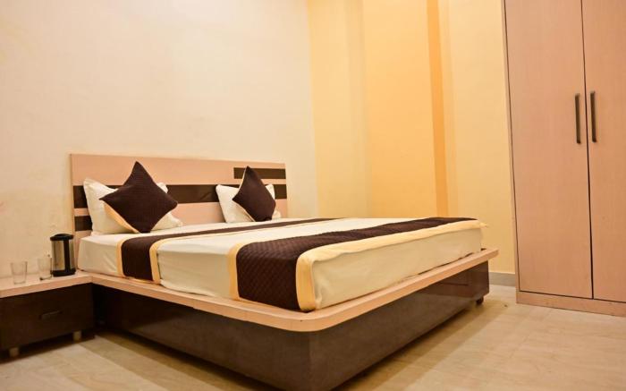 Goroomgo Siddhi Vinayak Varanasi