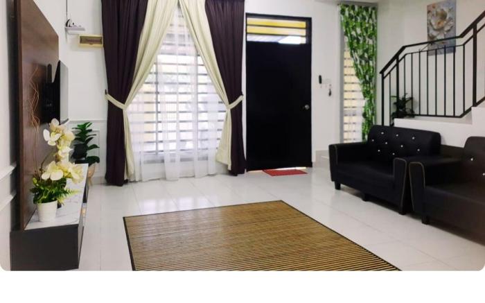 Senai 12pax RestHome near Senai Airport