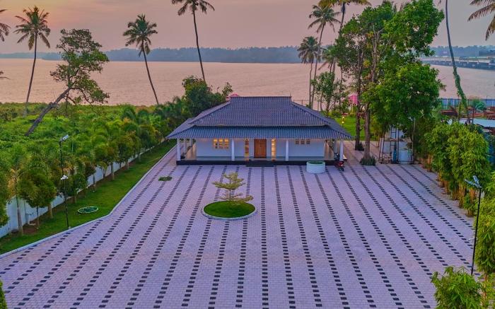 Ashtamudi Lake Villa by VOYE HOMES – Pet Friendly