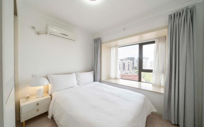 Tyms Stylish 2BR APT Xujiahui Dacheng Residence
