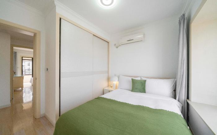 Tyms Modern 2BR APT Xujiahui Dacheng Residence