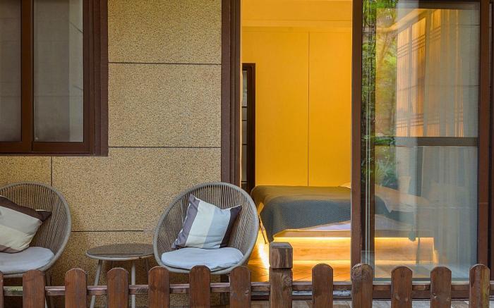 Heinemanns Guest House With Jacuzzi  Local Family vibes