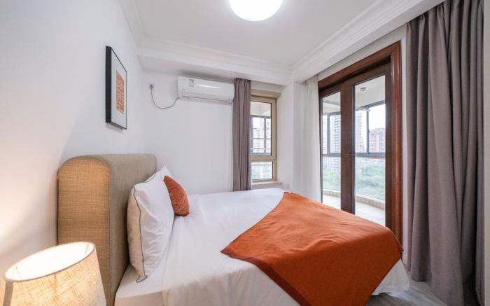 Tyms Modern 1BR APT Gubei International Garden