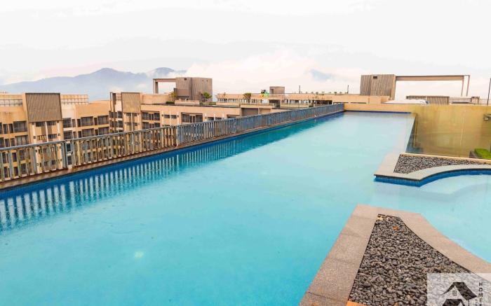 The Corner Luxe Stay @ Nilai Youth City (3R2B)