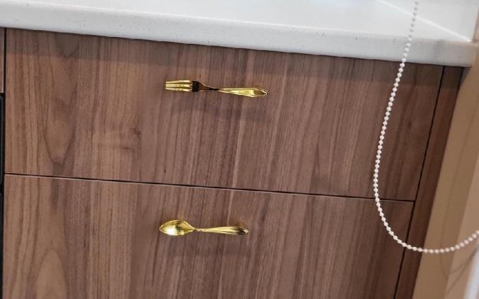 A Traveller's Room 3- Shared Bathroom/ Kitchen.