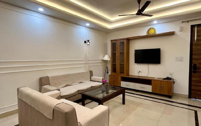 White lotus apartment