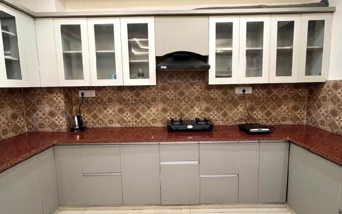 White lotus apartment