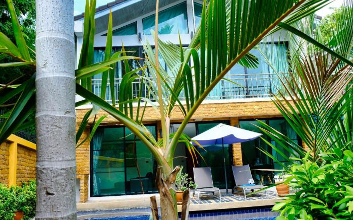 4 Pool Villas