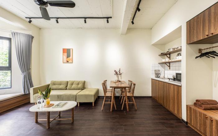 Lime & Sun Rooftop Hotel-Staff 24/7