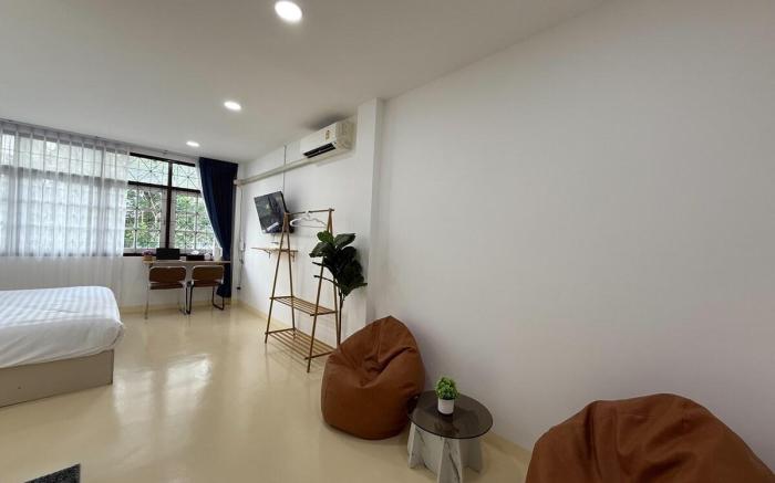 S hostel phrakanong BTS 203