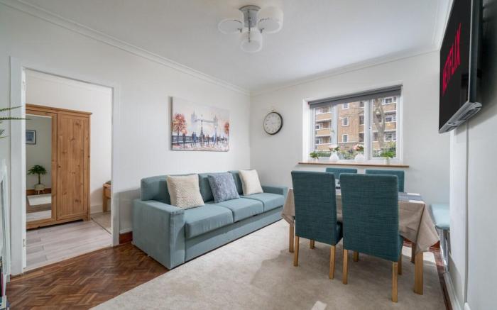 NEW! Cosy Flat | Wapping Station | Free Parking