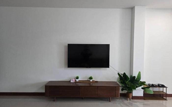 Nong Hoi Nest, New Townhome in Local Neighborhood