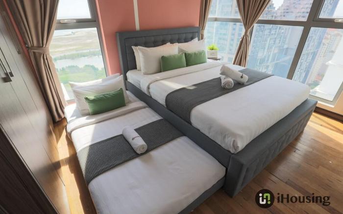 Silverscape 2 Bedroom/Seaview 1904 by iHousing