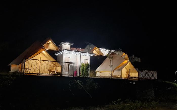 Glamping Bale Bungah Gunung Kucir