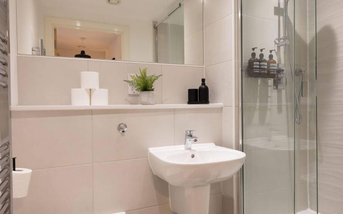 Luxurious Central Manchester Apartment with Modern Amenities