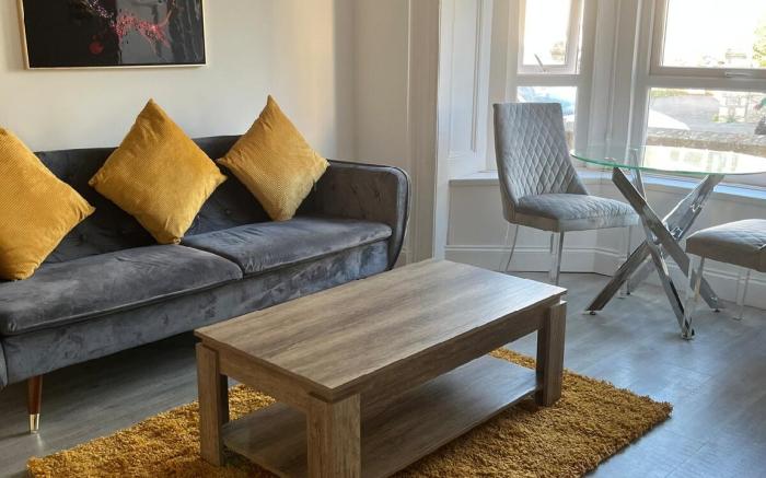 Newly Refurbished 1 Bedroom Flat