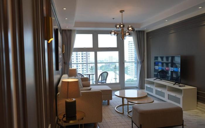 Luxurious 3BR Condo with Infinity Pool & Gym