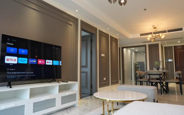 Luxurious 3BR Condo with Infinity Pool & Gym