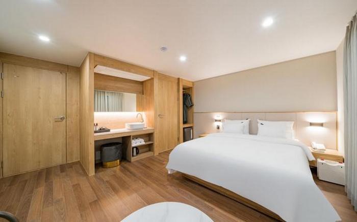 Chungju H Avenue City Hall Branch