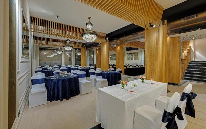 Hays AIR By Ahuja Residences - Golf Course Ext. Road & Sector 51