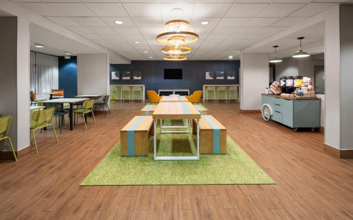 Spark by Hilton Decatur