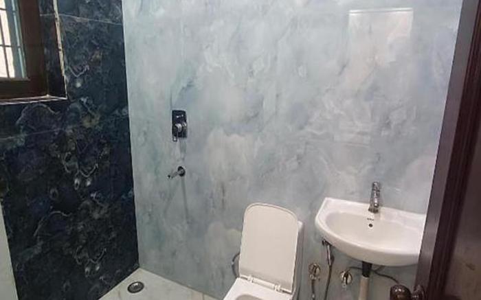 FabHotel Winsome Inn