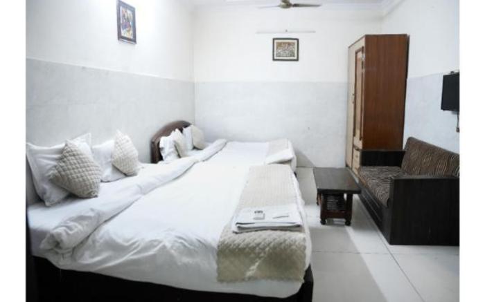 FabHotel Shiv Palace