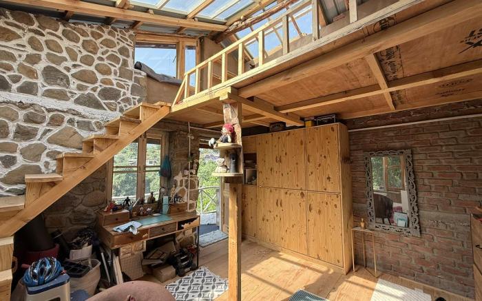 KALA STUDIAO AND STAY 