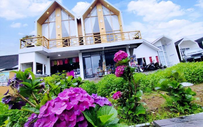 Dieng Hebat Glamping & villa