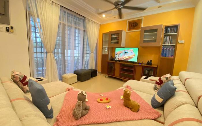 Eden Residence Bukit Beruang 4BR 11Pax - BigGarden