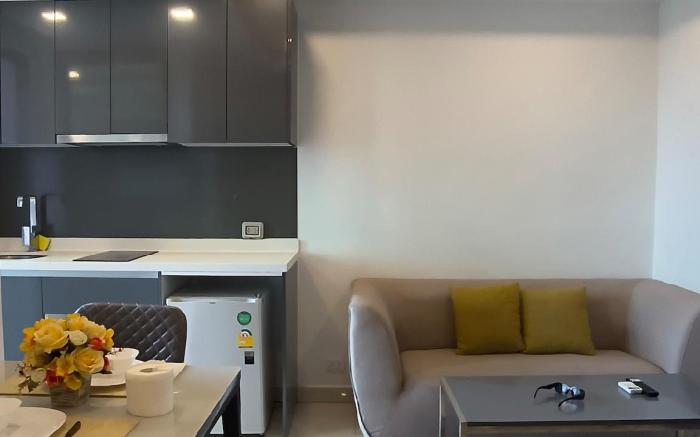 Flat in Pattaya beach/ pattaya 
with all feciclity